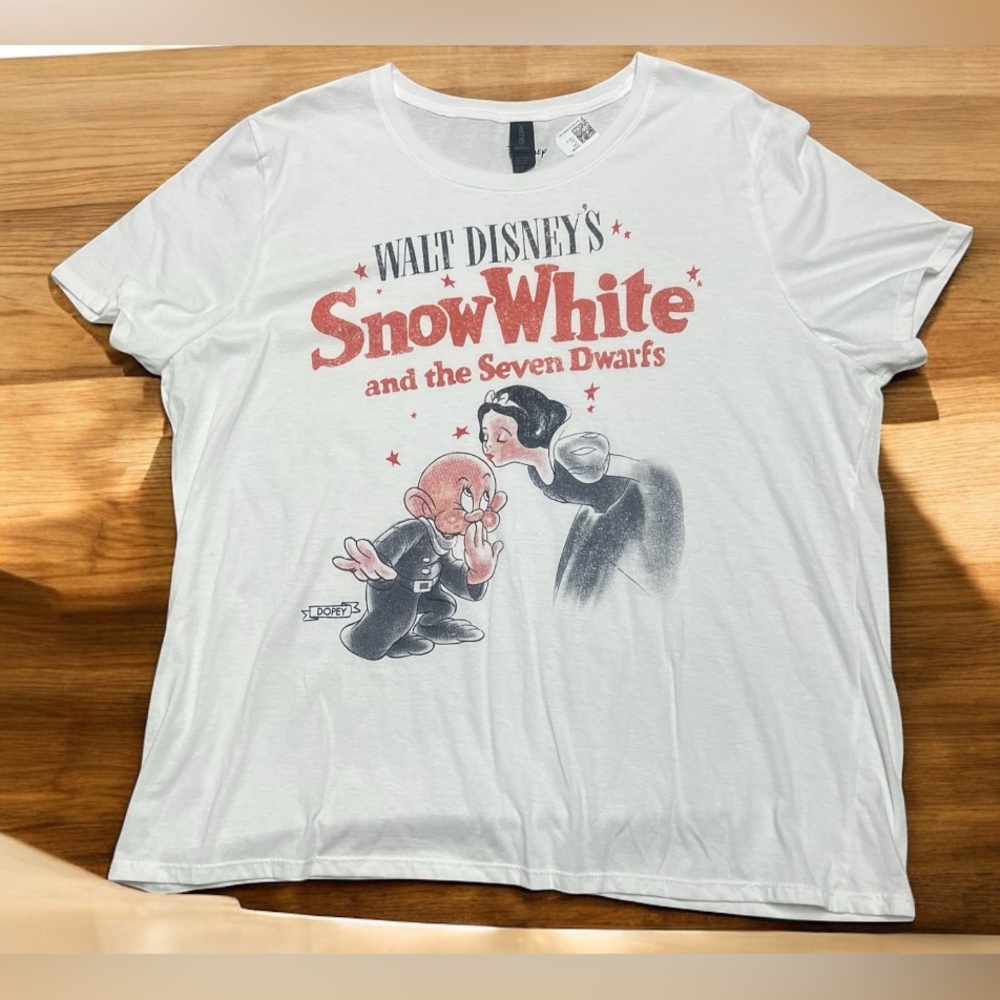 Snow White & 7 Dwarfs tee